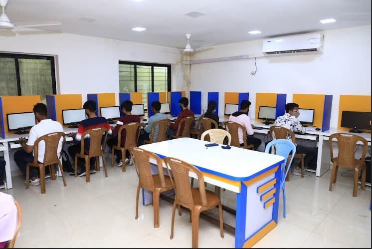 R.D. & S.H. National College And S.W.A. Science College Mumbai Classes & labs photo 4